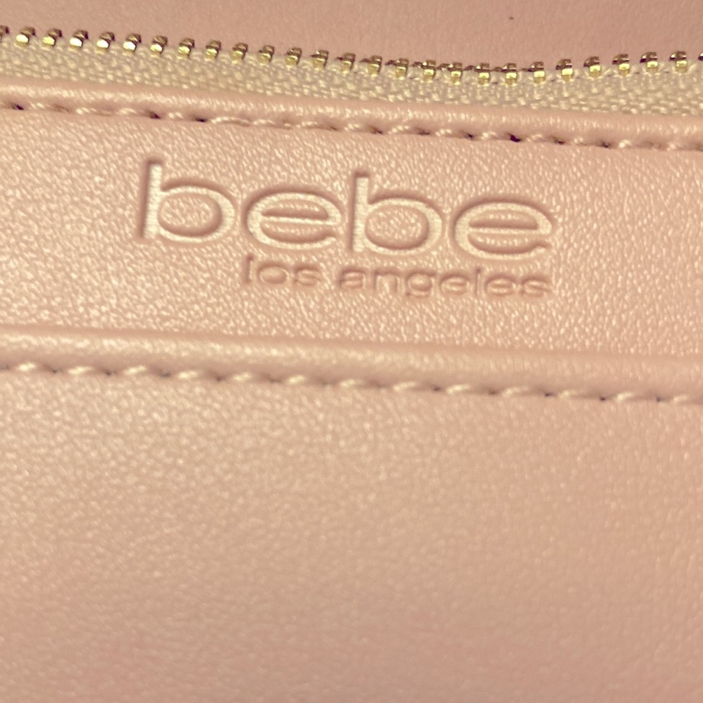 BEBE LIGHT PINK CROSSBODY. Pink rope like material throughout strap.Quilted.NWOT - Picture 5 of 9